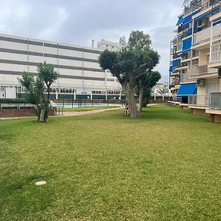 En Paseo Maritimo De Torremolinos