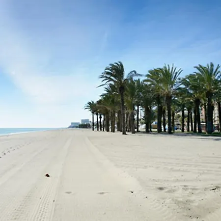 En Paseo Maritimo De *